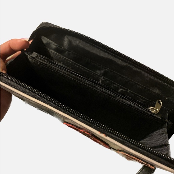LOUNGEFLY Wallet - Picture 2 of 3